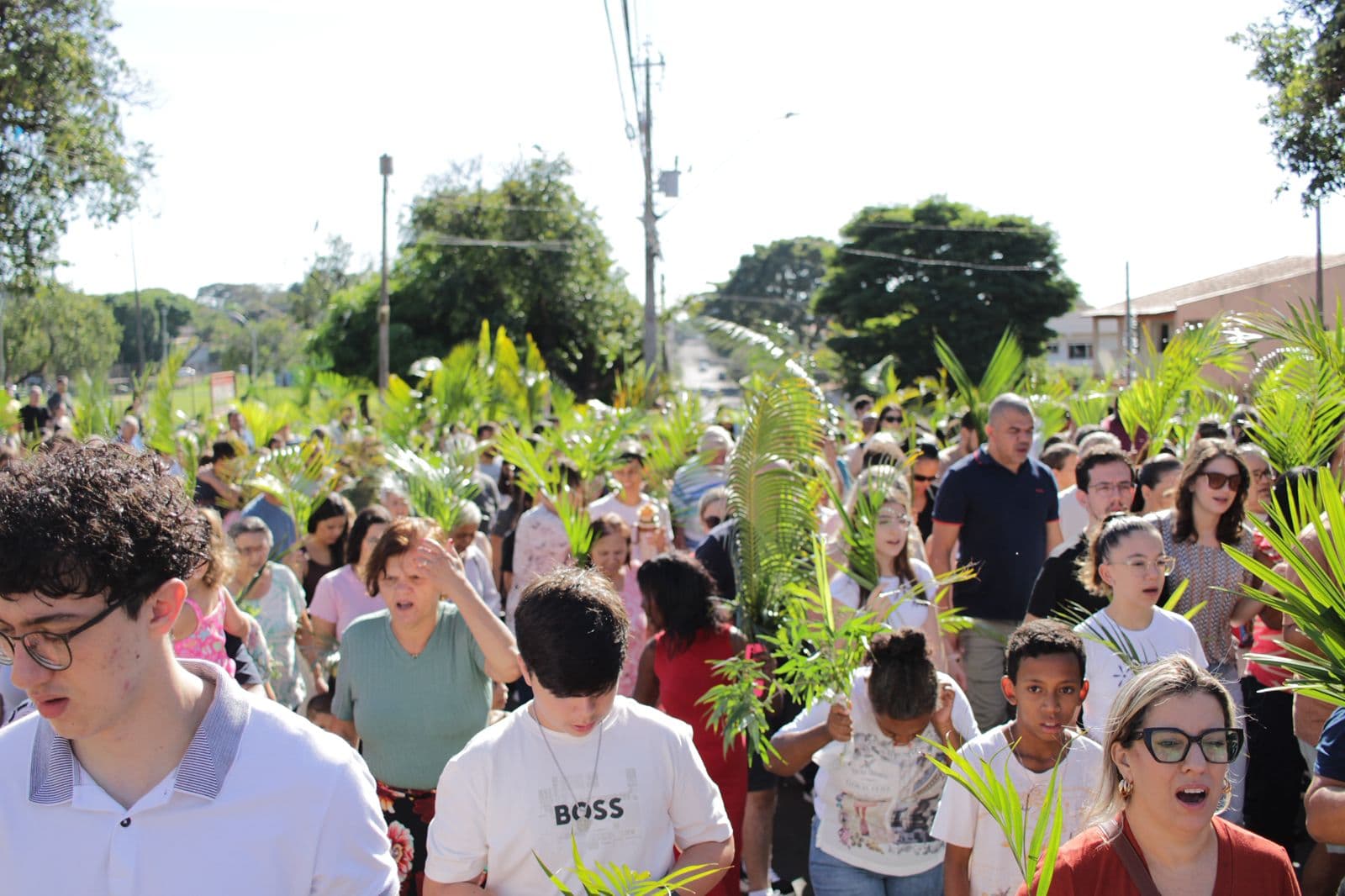 PARÓQUIA INICIA SEMANA SANTA COM DOMINGO DE RAMOS